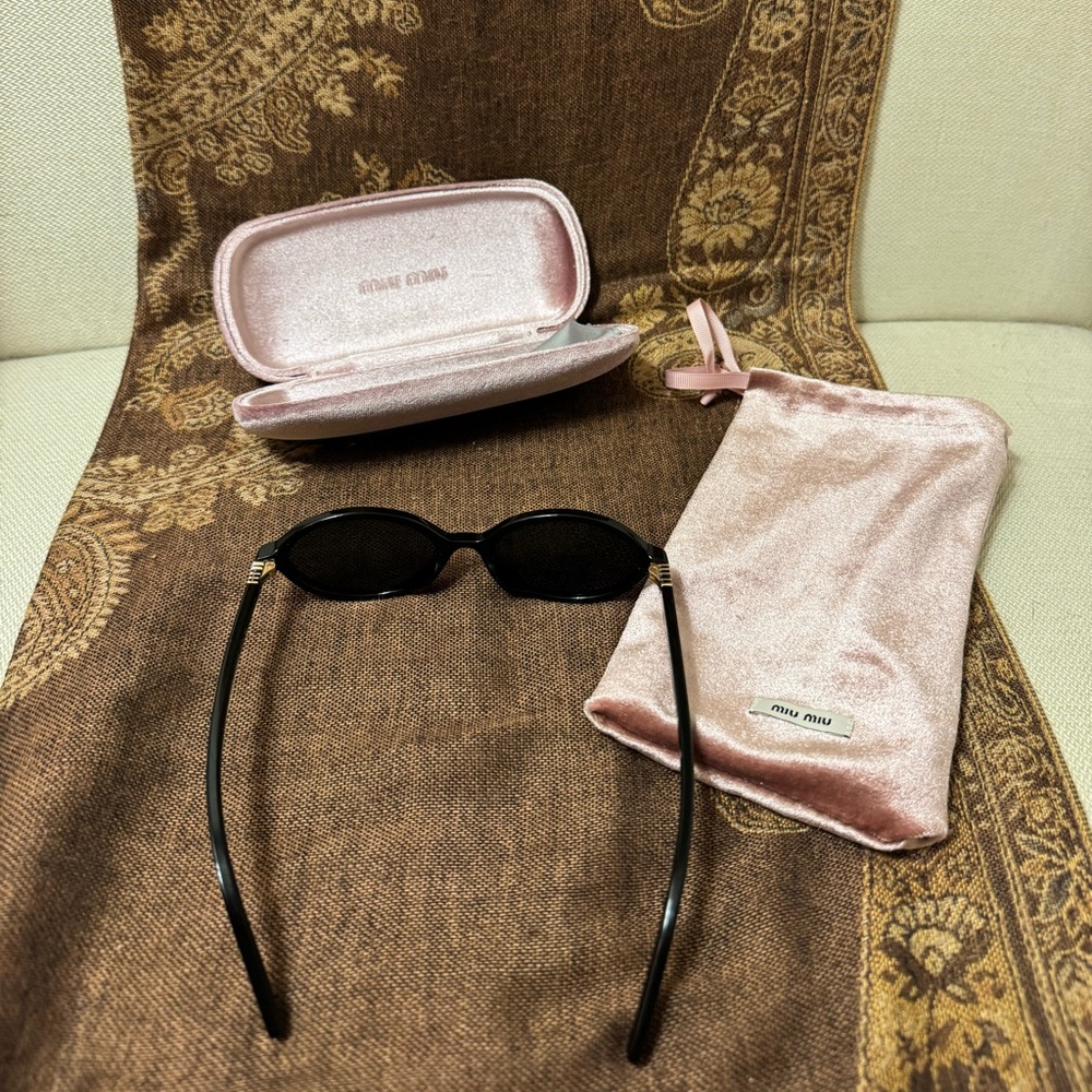 Authentic MIU MIU Regard Sunglasses 04ZS black oval w/ matching case - Picture 5 of 6
